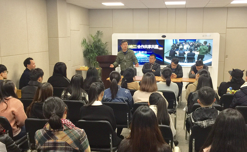 【图文】“范蠡班”学员参观考察慧谷科技孵化器